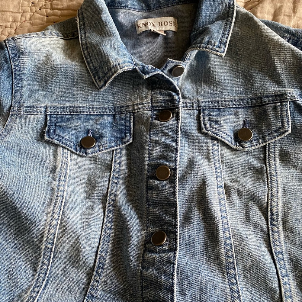 Adorable Denim Jacket with Frayed Hem - Picture 3 of 9